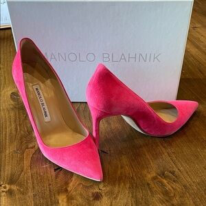 MANOLO BLAHNIK Pink Suede Pumps 36.5